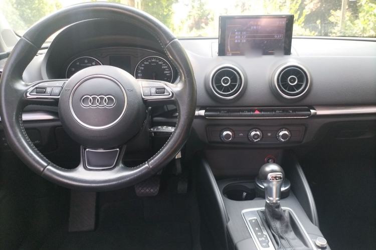 Used Audi A3 2014 Sportback 35 TFSI Automatic Style Edition Center Console
