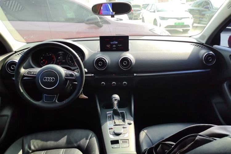 Used Audi A3 2014 Limousine 35 TFSI Automatic Fashion Model Center Console