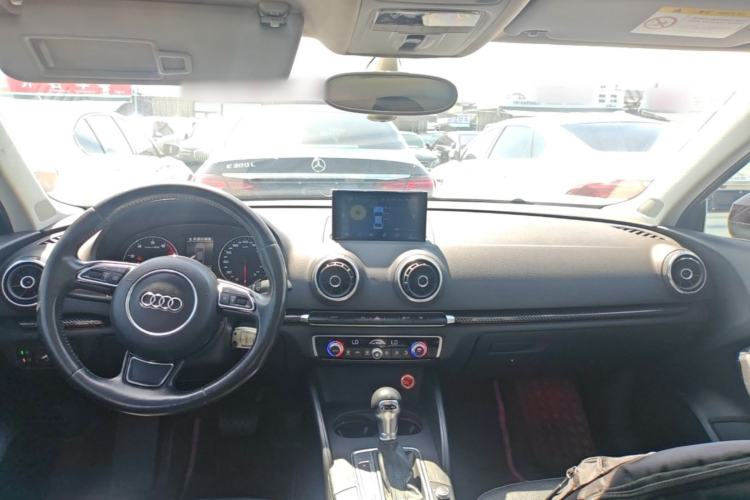 Used Audi A3 2014 Limousine 35 TFSI Automatic Comfort Model Center Console