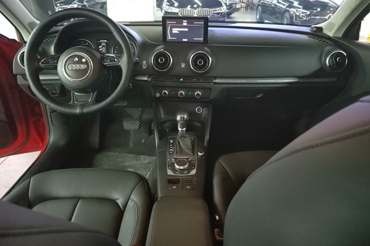 Used Audi A3 2014 Sportback 35 TFSI Automatic Style Edition Center Console
