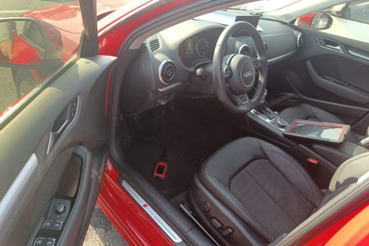 Used Audi A3 2014 Sportback 40 TFSI S line Comfort Model Driver Seat