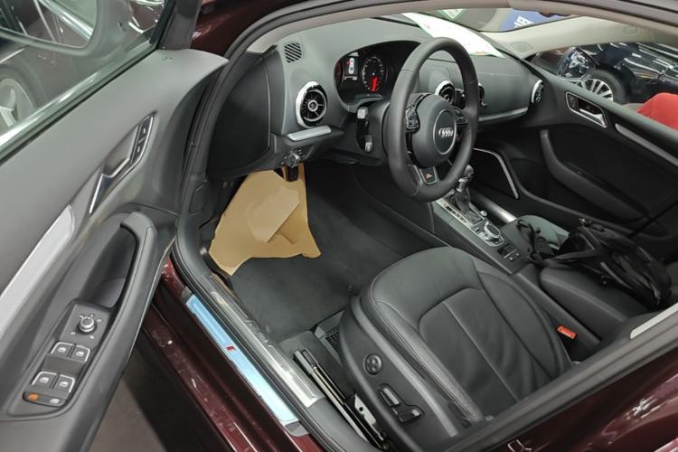 Used Audi A3 2014 Limousine 40 TFSI S line Luxury Model Driver Seat
