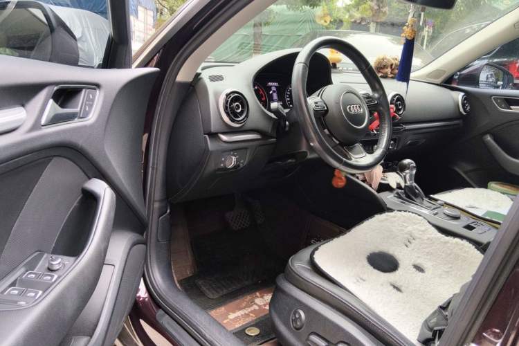 Used Audi A3 2014 Sportback 35 TFSI Automatic Comfort Model Driver Seat