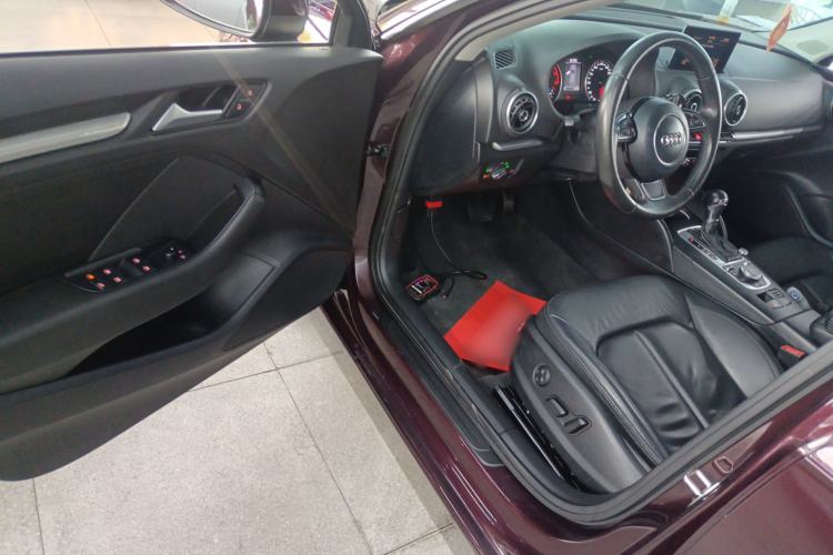 Used Audi A3 2014 Sportback 35 TFSI Automatic Comfort Model Driver Seat