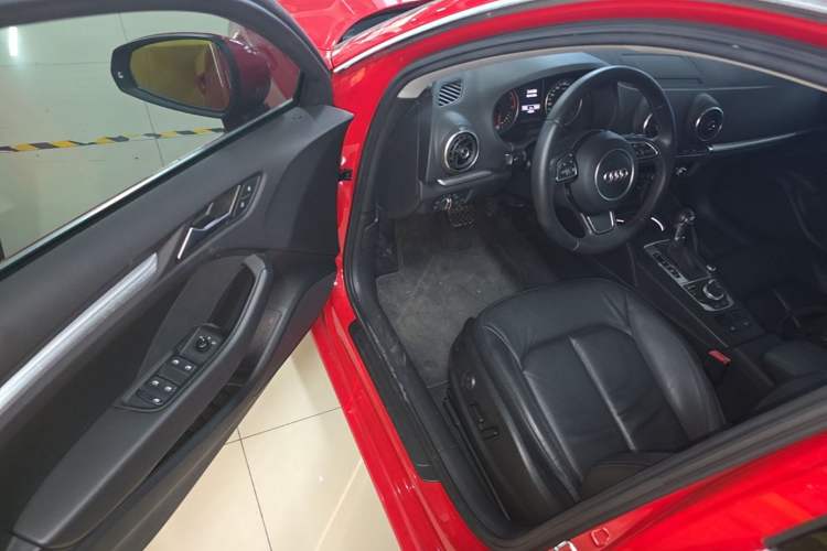 Used Audi A3 2014 Sportback 35 TFSI Automatic Comfort Model Driver Seat