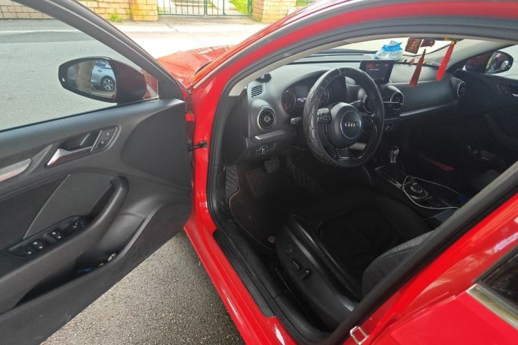 Used Audi A3 2014 Sportback 35 TFSI Automatic Comfort Model Driver Seat