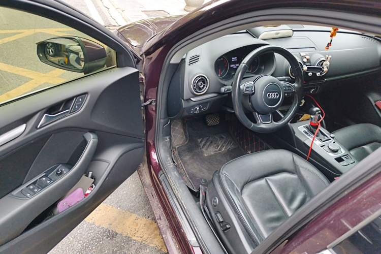 Used Audi A3 2014 Limousine 35 TFSI Automatic Comfort Model Driver Seat