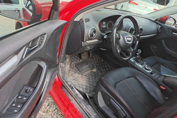 Used Audi A3 2014 Limousine 35 TFSI Automatic Advanced Model Driver Seat
