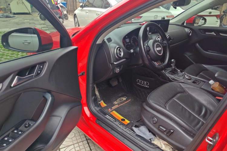 Used Audi A3 2014 Limousine 35 TFSI Automatic Comfort Model Driver Seat