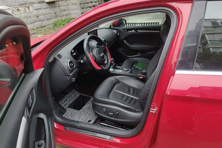 Used Audi A3 2014 Limousine 35 TFSI Automatic Comfort Model Driver Seat