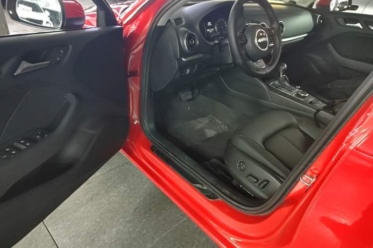 Used Audi A3 2014 Sportback 35 TFSI Automatic Style Edition Driver Seat
