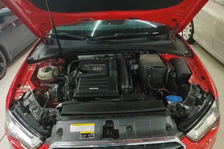 Used Audi A3 2014 Limousine 35 TFSI Automatic Fashion Model Engine Bay