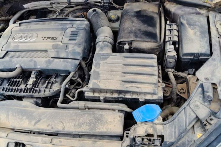 Used Audi A3 2014 Limousine 40 TFSI S line Comfort Model Engine Bay Left
