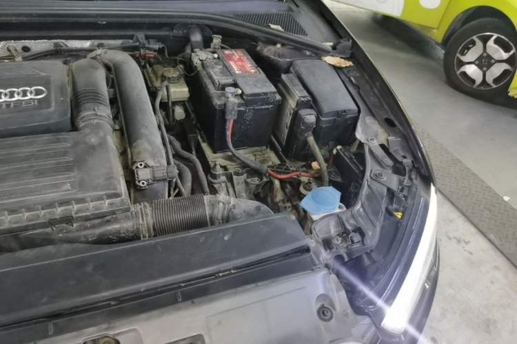 Used Audi A3 2014 Sportback 35 TFSI Automatic Comfort Model Engine Bay Left