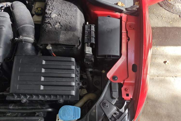 Used Audi A3 2014 Limousine 40 TFSI S line Comfort Model Engine Bay Left