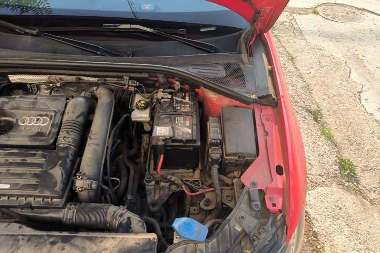 Used Audi A3 2014 Sportback 35 TFSI Automatic Comfort Model Engine Bay Left