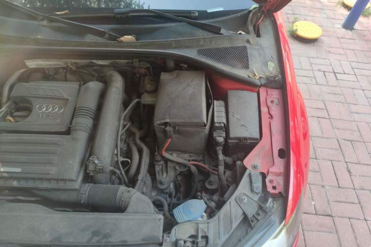 Used Audi A3 2014 Limousine 35 TFSI Automatic Advanced Model Engine Bay Left