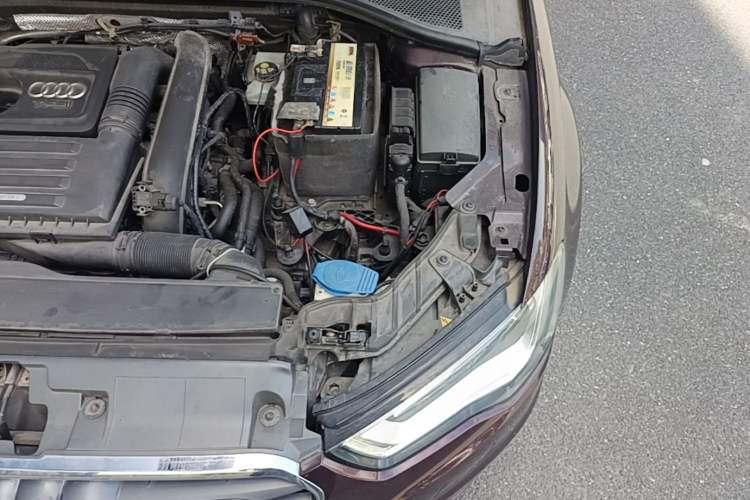 Used Audi A3 2014 Limousine 35 TFSI Automatic Fashion Model Engine Bay Left