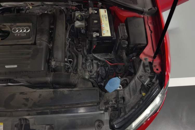 Used Audi A3 2014 Limousine 35 TFSI Automatic Comfort Model Engine Bay Left