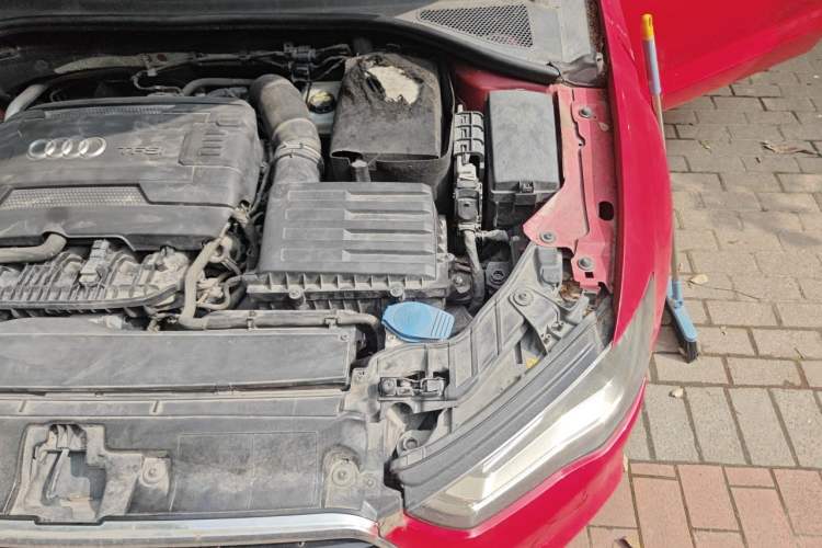 Used Audi A3 2014 Limousine 40 TFSI S line Comfort Model Engine Bay Left