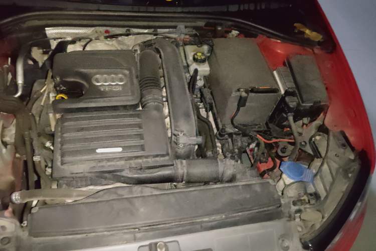 Used Audi A3 2014 Limousine 35 TFSI Automatic Advanced Model Engine Bay Left