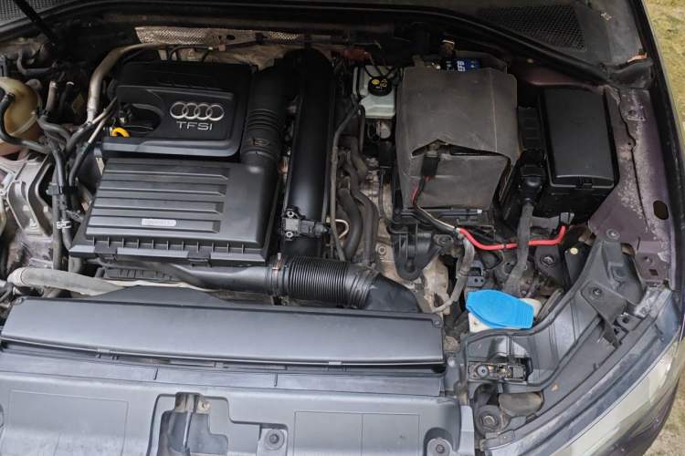 Used Audi A3 2014 Limousine 35 TFSI Automatic Advanced Model Engine Bay Left