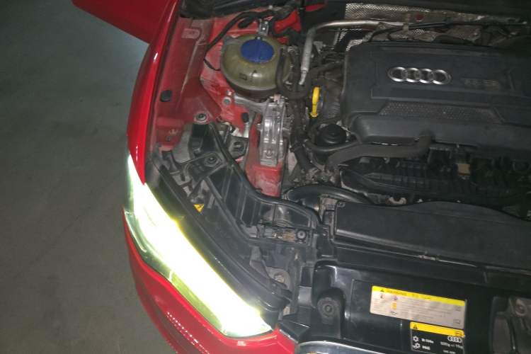 Used Audi A3 2014 Sportback 40 TFSI S line Comfort Model Engine Bay Right