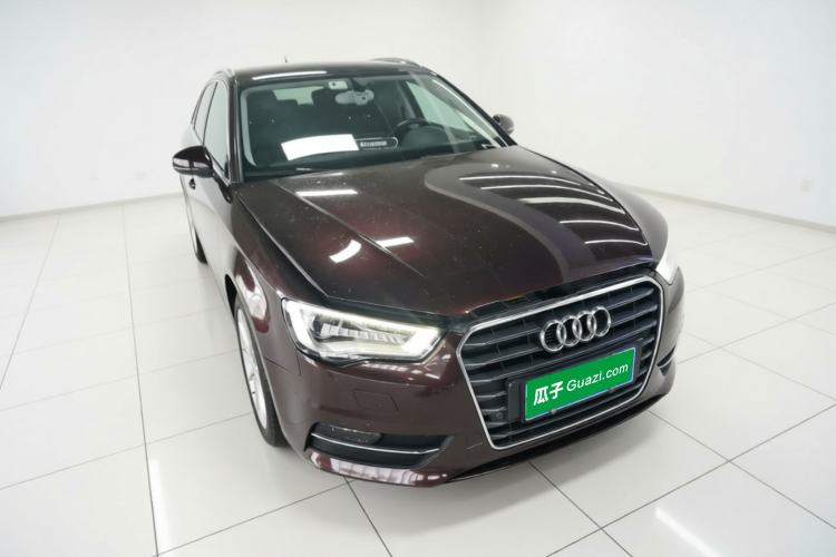Used Audi A3 2014 Sportback 35 TFSI Automatic Comfort Model Front Right 45 Deg