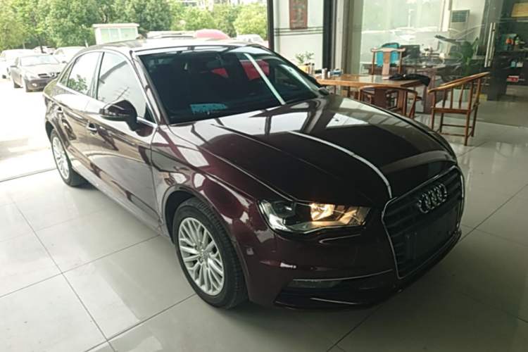 Used Audi A3 2014 Limousine 35 TFSI Automatic Advanced Model Front Right 45 Deg