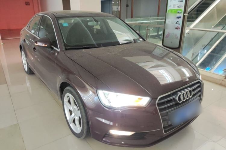 Used Audi A3 2014 Limousine 35 TFSI Automatic Comfort Model Front Right 45 Deg