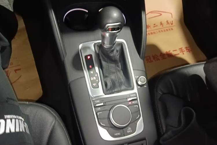 Used Audi A3 2014 Limousine 35 TFSI Automatic Comfort Model Gear Lever
