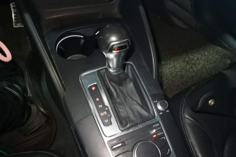 Used Audi A3 2014 Sportback 35 TFSI Automatic Comfort Model Gear Lever