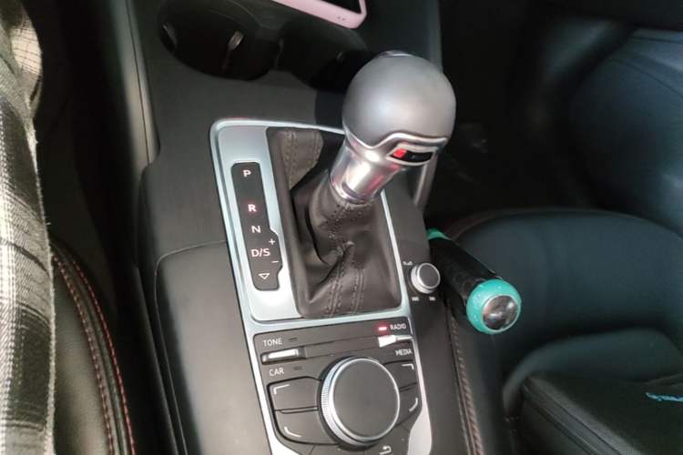 Used Audi A3 2014 Limousine 35 TFSI Automatic Advanced Model Gear Lever