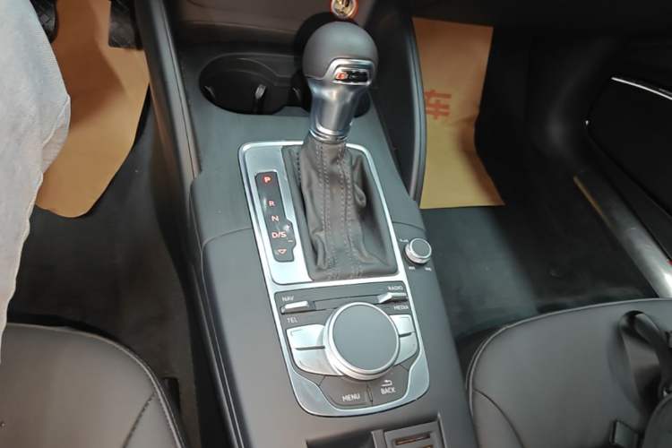 Used Audi A3 2014 Limousine 40 TFSI S line Luxury Model Gear Lever