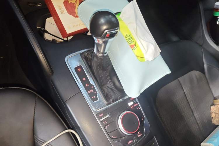 Used Audi A3 2014 Limousine 40 TFSI S line Comfort Model Gear Lever