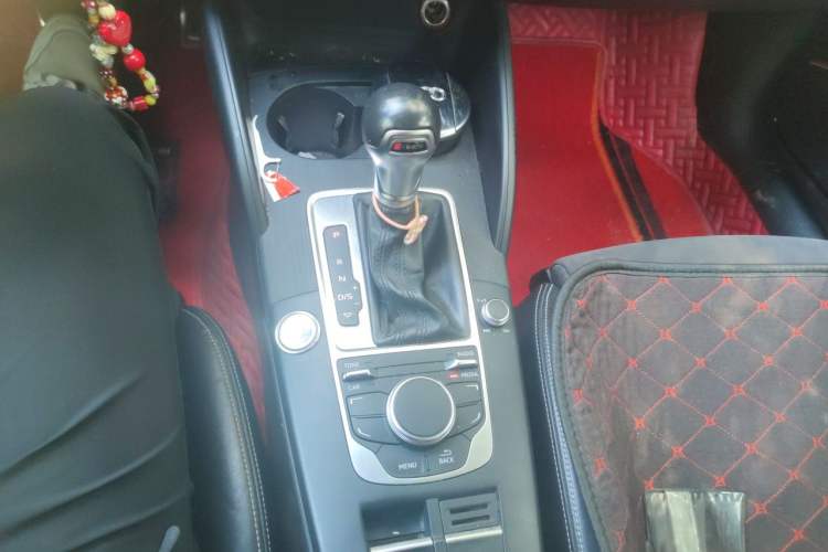 Used Audi A3 2014 Limousine 35 TFSI Automatic Advanced Model Gear Lever