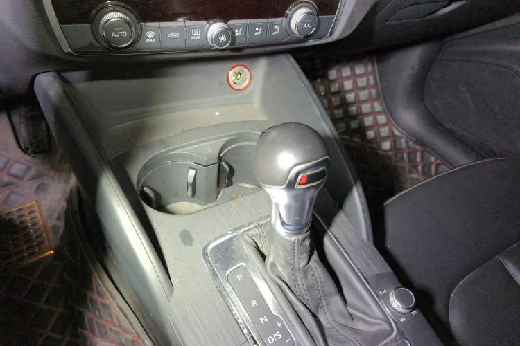Used Audi A3 2014 Sportback 35 TFSI Automatic Comfort Model Gear Lever