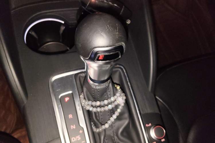 Used Audi A3 2014 Limousine 35 TFSI Automatic Comfort Model Gear Lever