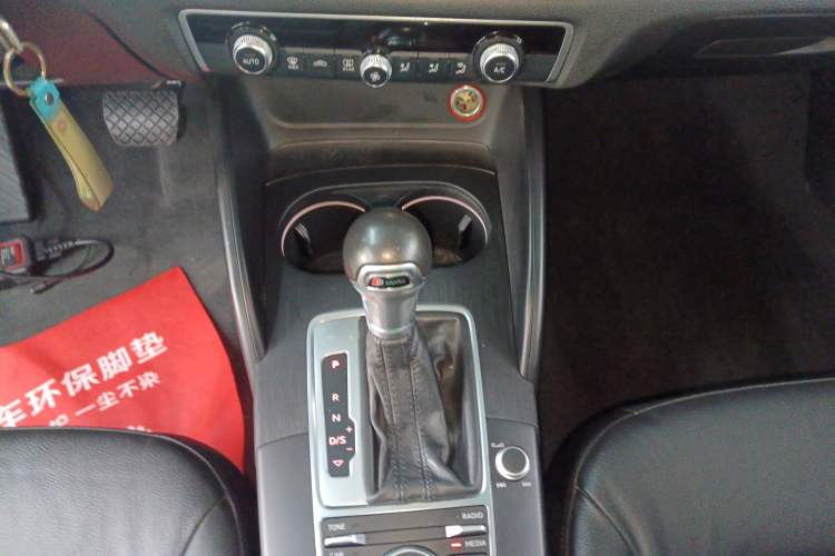 Used Audi A3 2014 Sportback 35 TFSI Automatic Comfort Model Gear Lever