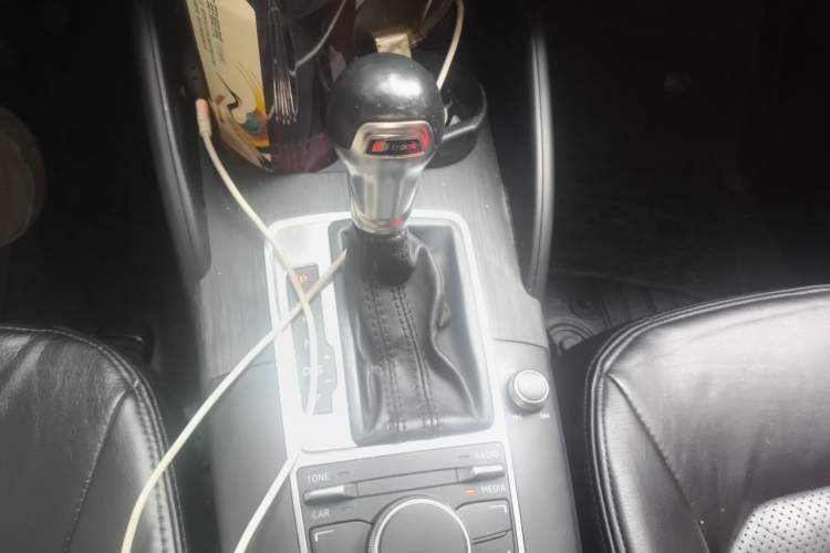 Used Audi A3 2014 Limousine 35 TFSI Automatic Advanced Model Gear Lever