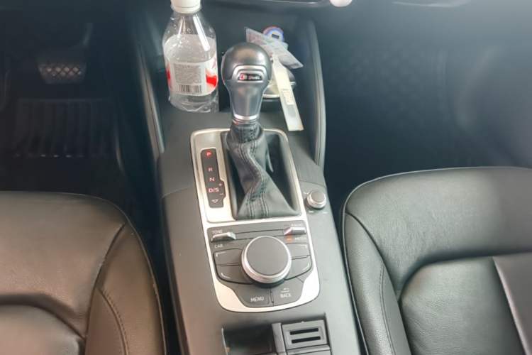 Used Audi A3 2014 Sportback 35 TFSI Automatic Comfort Model Gear Lever