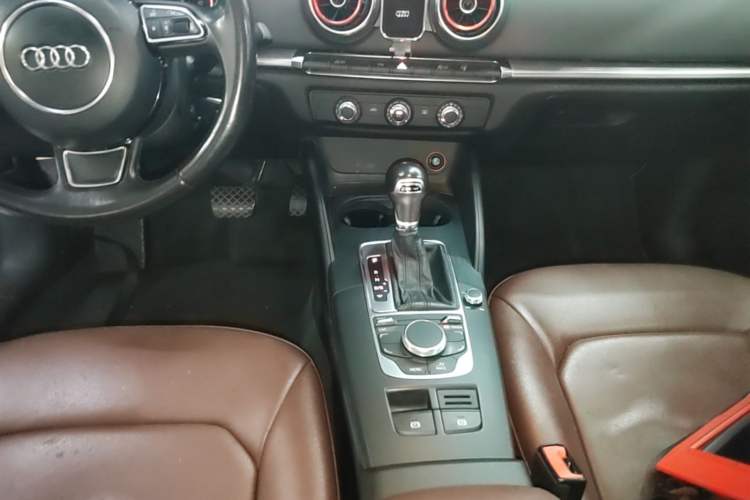 Used Audi A3 2014 Limousine 35 TFSI Automatic Fashion Model Gear Lever