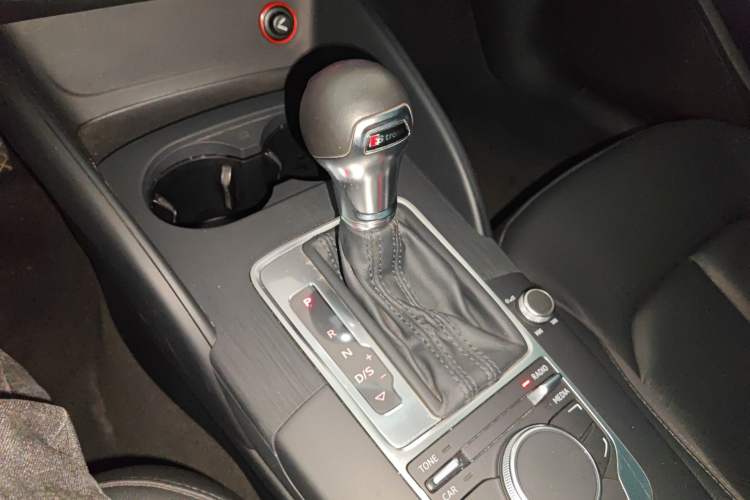 Used Audi A3 2014 Limousine 35 TFSI Automatic Comfort Model Gear Lever