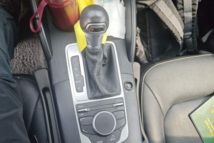 Used Audi A3 2014 Limousine 35 TFSI Automatic Fashion Model Gear Lever