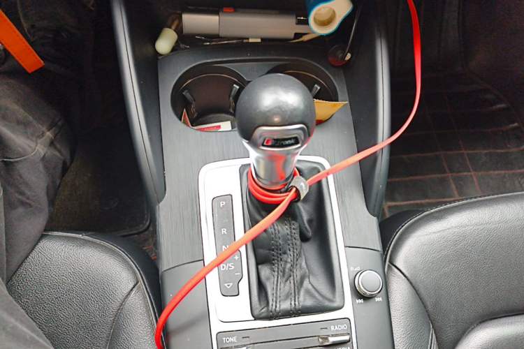 Used Audi A3 2014 Limousine 35 TFSI Automatic Comfort Model Gear Lever