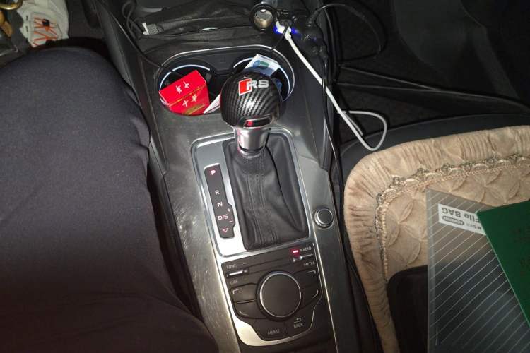 Used Audi A3 2014 Limousine 35 TFSI Automatic Comfort Model Gear Lever