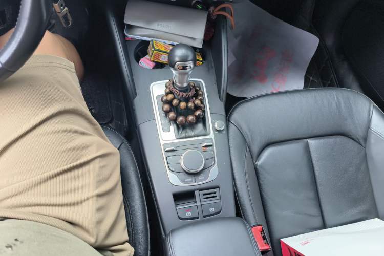 Used Audi A3 2014 Limousine 35 TFSI Automatic Comfort Model Gear Lever