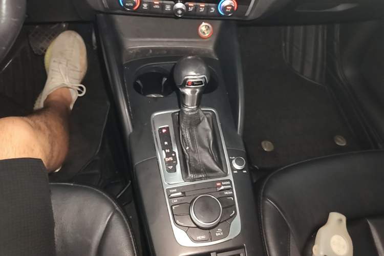 Used Audi A3 2014 Limousine 35 TFSI Automatic Comfort Model Gear Lever