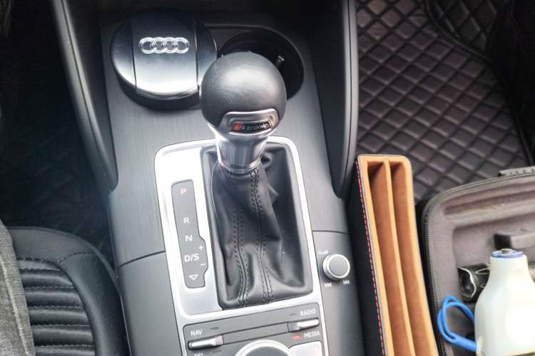 Used Audi A3 2014 Sportback 40 TFSI S line Luxury Model Gear Lever