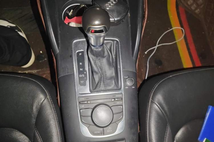 Used Audi A3 2014 Limousine 35 TFSI Automatic Comfort Model Gear Lever